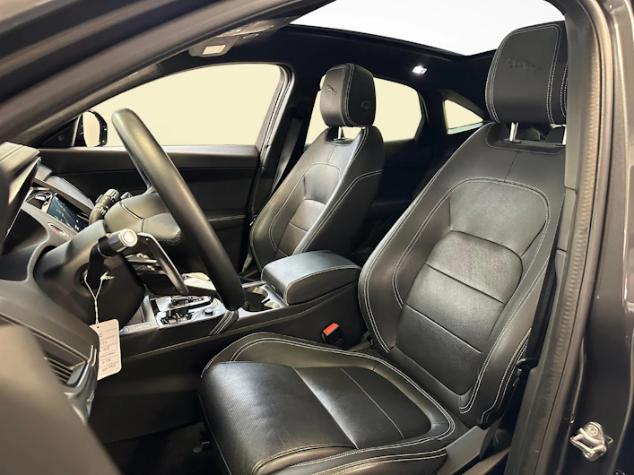 image du véhicule JAGUAR E-PACE