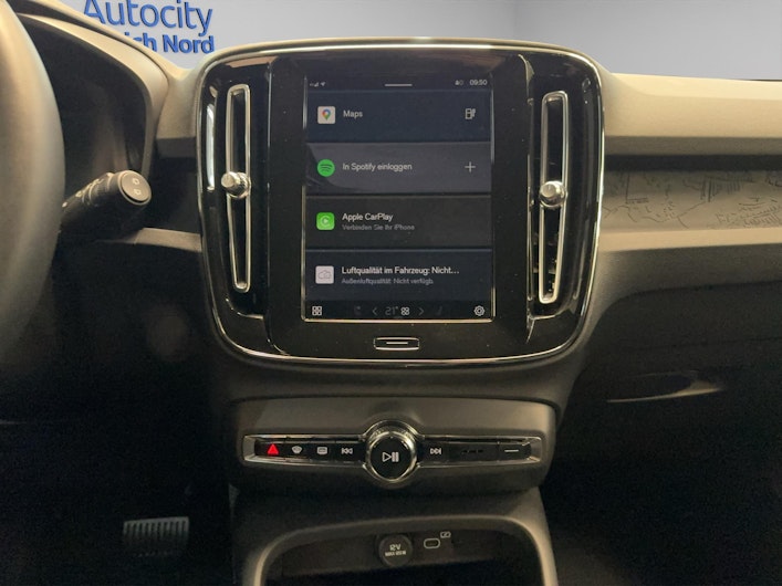 Vehicle image VOLVO XC40