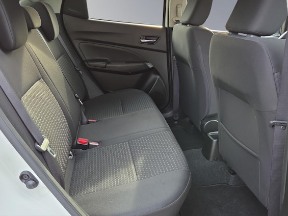 Vehicle image 16 Vehicle image 16