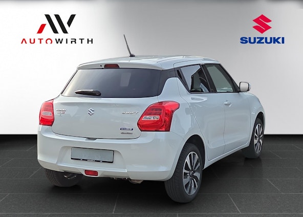 Vehicle image 4 Vehicle image 4