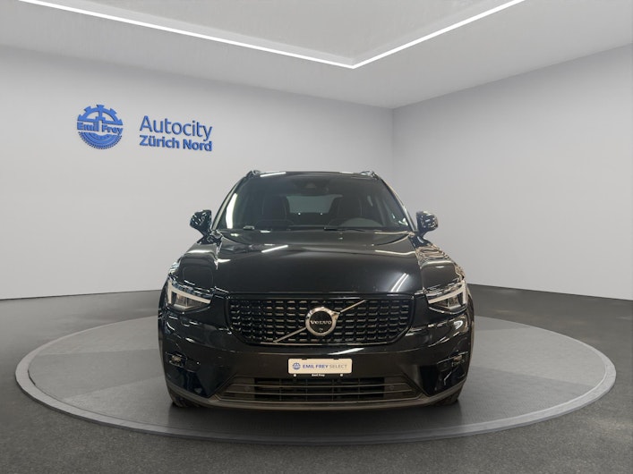 Vehicle image VOLVO XC40