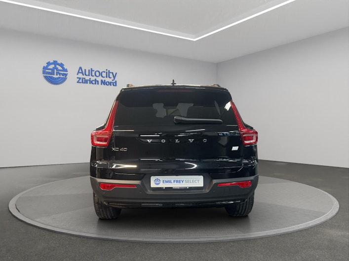 Vehicle image VOLVO XC40