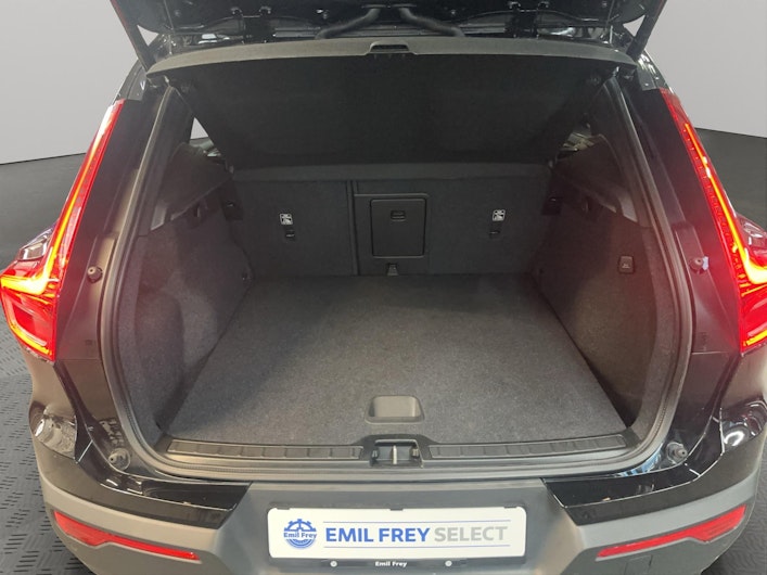 Vehicle image VOLVO XC40