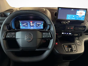 https://vehicle.imgix.net/4098352/9dd6b8b5-231d-4a6b-a53f-7f2339ae6d09.jpg