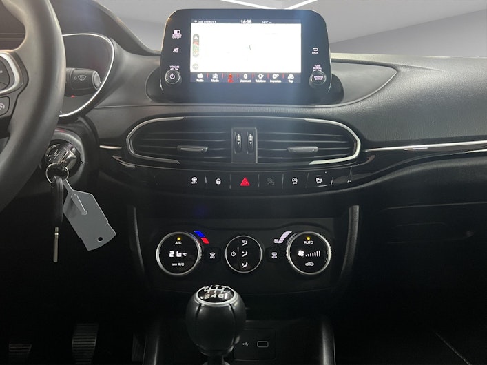 Vehicle image FIAT TIPO