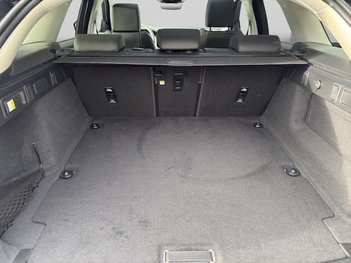 Vehicle image LAND ROVER RANGE ROVER VELAR