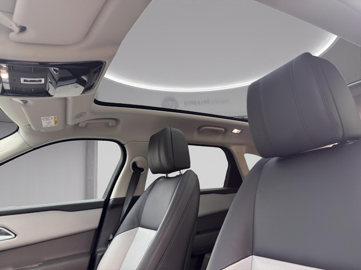 Vehicle image LAND ROVER RANGE ROVER VELAR