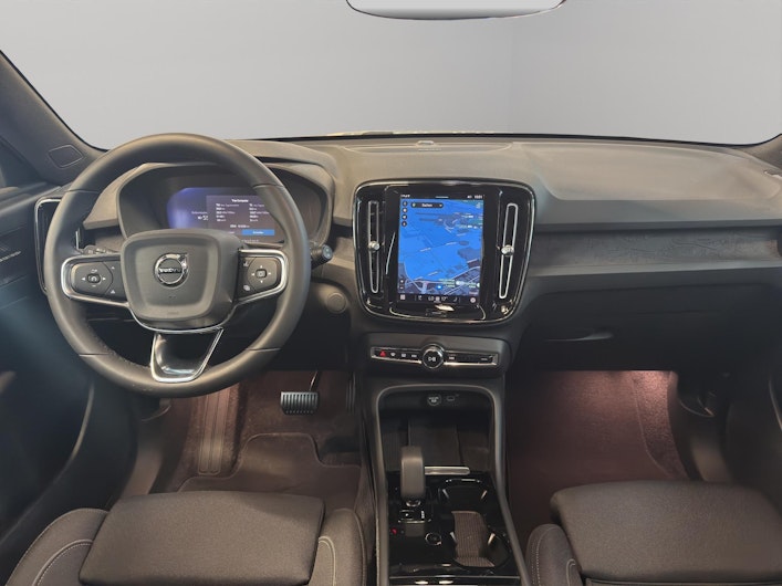 Vehicle image VOLVO XC40