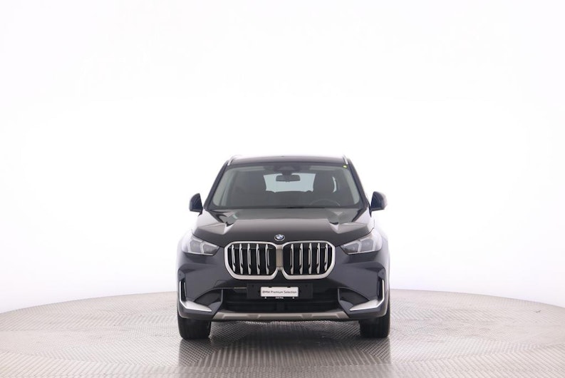 Vehicle image BMW X1