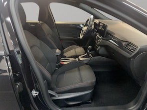 Vehicle image FORD Focus 1.0i EcoB Hybrid 155 ST-Line