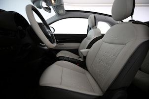 Vehicle image FIAT 500 Cabrio La Prima