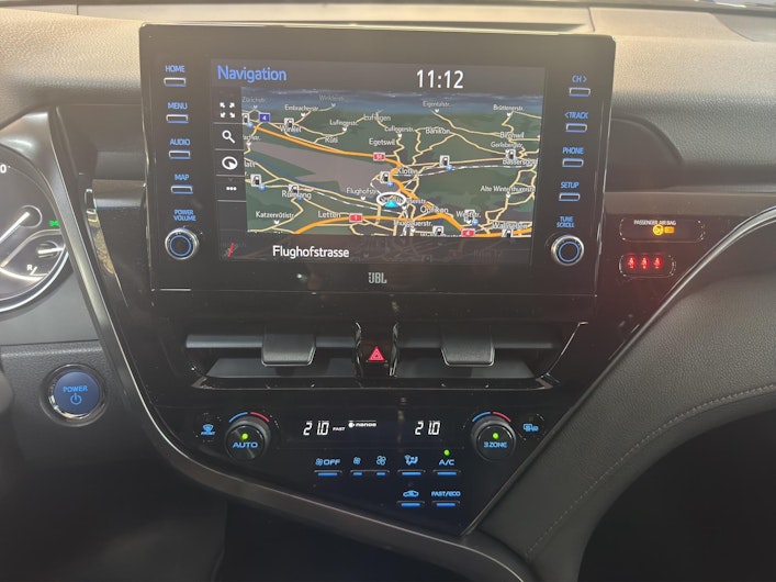 Vehicle image TOYOTA CAMRY