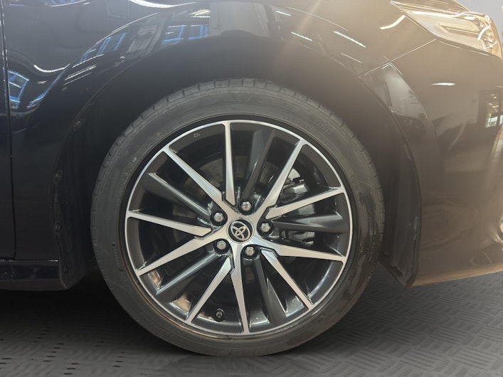 Vehicle image TOYOTA CAMRY