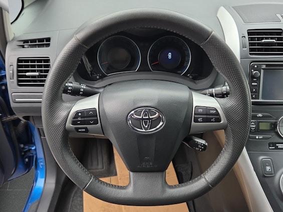 Vehicle image 9 Vehicle image 9