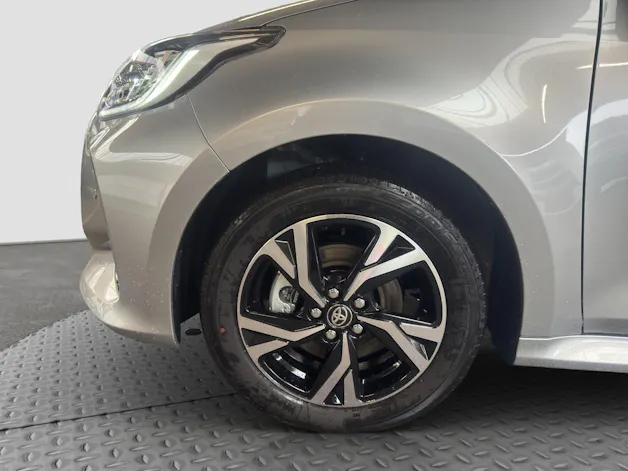 Toyota Yaris 1.5 VVT-i HSD Trend