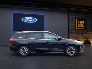 FORD Focus Kombi 1.0i EcoBoost Hybrid 155 PS Titanium X AUTOMAT
