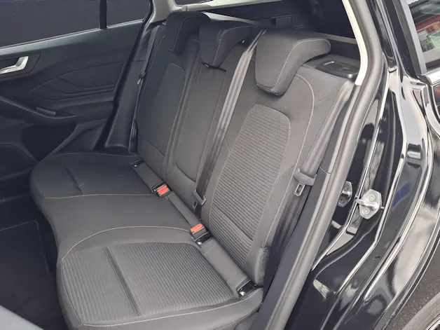 FORD Focus Kombi 1.0i EcoBoost Hybrid 155 PS Titanium X AUTOMAT