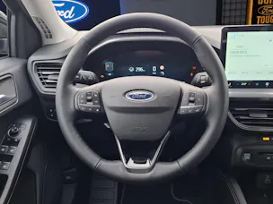 FORD Focus Kombi 1.0i EcoBoost Hybrid 155 PS Titanium X AUTOMAT