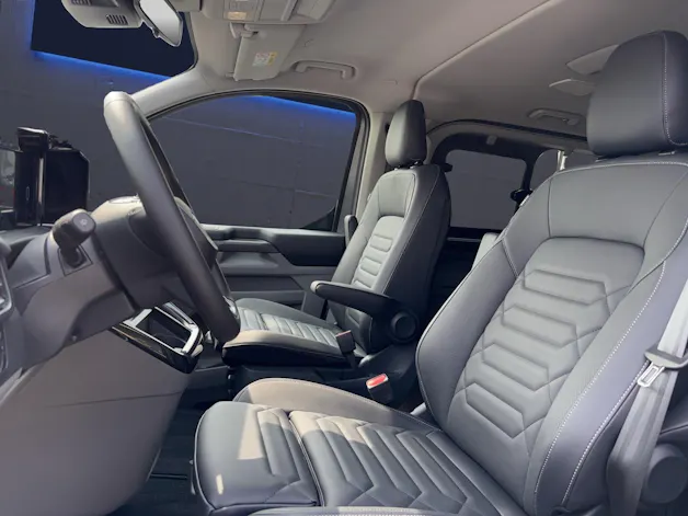 Ford Tourneo Custom Bus 320 L1 2.0 EcoBlue 170 PS Titanium X AUTOMAT 4x4