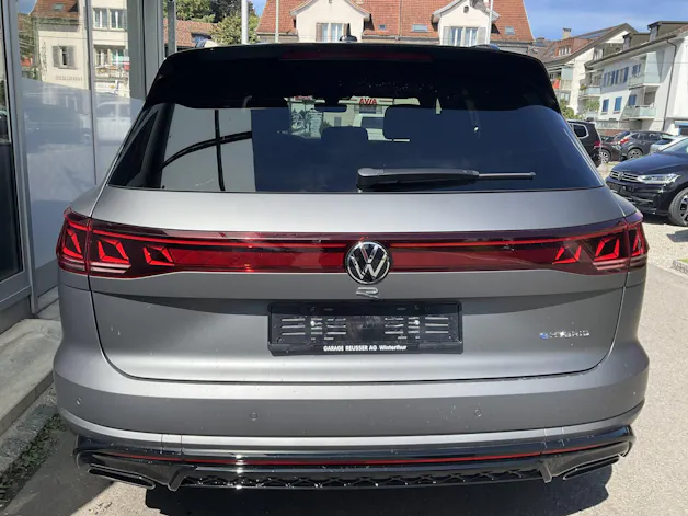 VW Touareg 3.0 TSI eHYBRID 462 PS 4MOTION R *** SILIZIUMGRAU MATT & 5 JAHRE VW WERSGARANTIE ***