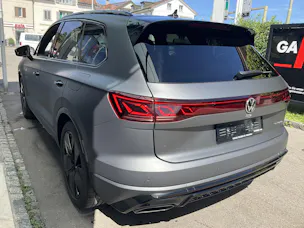 VW Touareg 3.0 TSI eHYBRID 462 PS 4MOTION R *** SILIZIUMGRAU MATT & 5 JAHRE VW WERSGARANTIE ***