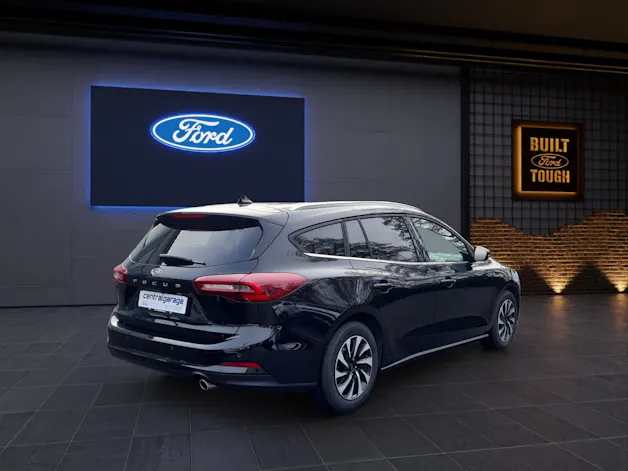 FORD Focus Kombi 1.0i EcoBoost Hybrid 155 PS Titanium X AUTOMAT