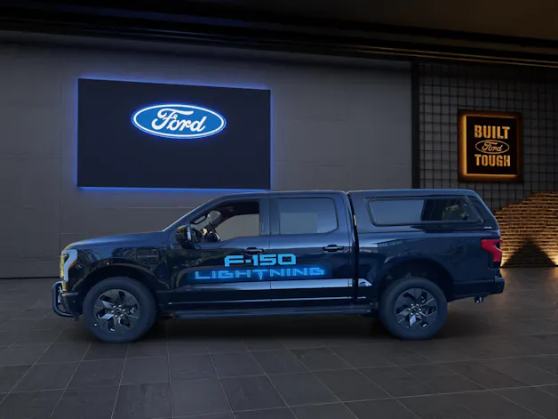 Ford F-Pickup F-150 LIGHTNING STANDARD RANGE BATTERY SUPER-CREW LARIAT Launch Edition 4x4
