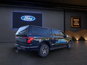 Ford F-Pickup F-150 LIGHTNING STANDARD RANGE BATTERY SUPER-CREW LARIAT Launch Edition 4x4