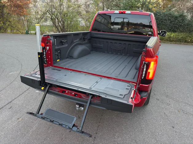 Ford F-Pickup F-150 LIGHTNING EXTENDED RANGE BATTERY SUPER-CREW PLATINUM 4x4