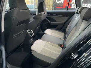 Škoda Octavia Combi 1.5 TSI mHEV 110 kW Selection *** ANHÄNGERKUPPLUNG & PANORAMADACH ***