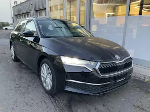 Škoda Octavia Combi 1.5 TSI mHEV 110 kW Selection *** ANHÄNGERKUPPLUNG & PANORAMADACH ***
