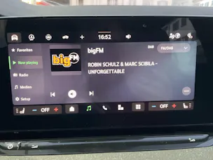 Škoda Octavia Combi 1.5 TSI mHEV 110 kW Selection *** ANHÄNGERKUPPLUNG & PANORAMADACH ***