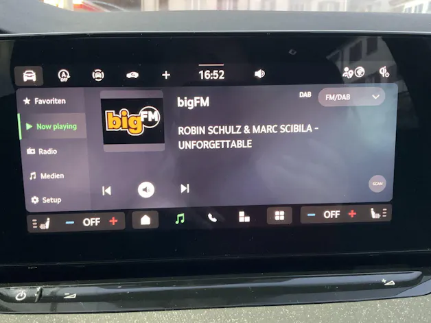 Škoda Octavia Combi 1.5 TSI mHEV 110 kW Selection *** ANHÄNGERKUPPLUNG & PANORAMADACH ***