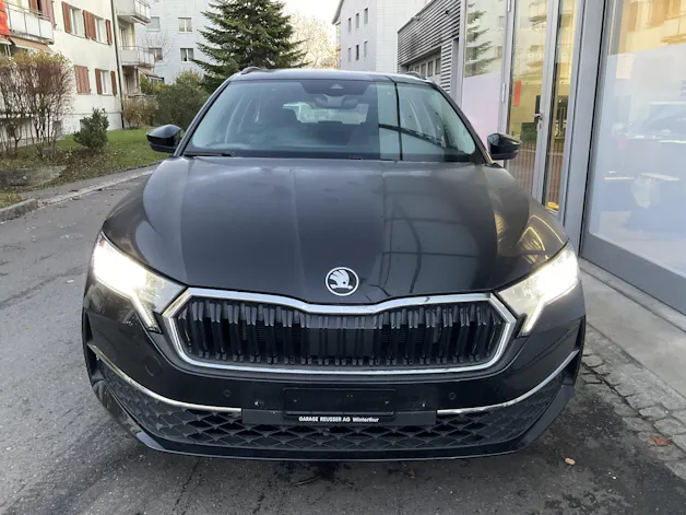 Škoda Octavia Combi 1.5 TSI mHEV 110 kW Selection *** ANHÄNGERKUPPLUNG & PANORAMADACH ***
