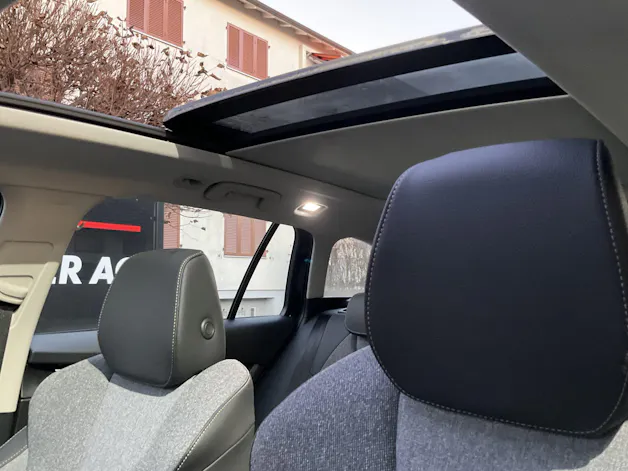Škoda Octavia Combi 1.5 TSI mHEV 110 kW Selection *** ANHÄNGERKUPPLUNG & PANORAMADACH ***