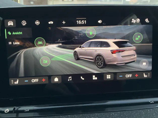 Škoda Octavia Combi 1.5 TSI mHEV 110 kW Selection *** ANHÄNGERKUPPLUNG & PANORAMADACH ***