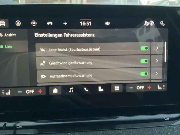 Škoda Octavia Combi 1.5 TSI mHEV 110 kW Selection *** ANHÄNGERKUPPLUNG & PANORAMADACH ***