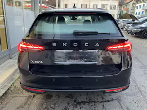 Škoda Octavia Combi 1.5 TSI mHEV 110 kW Selection *** ANHÄNGERKUPPLUNG & PANORAMADACH ***