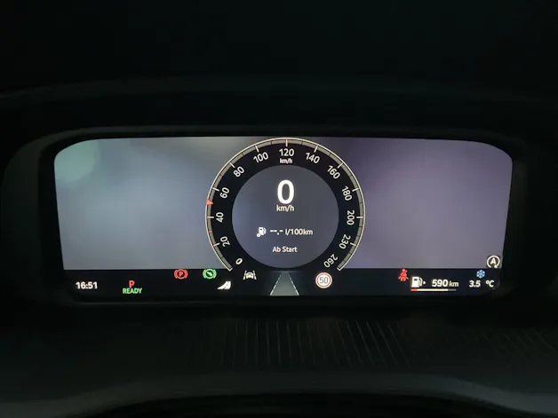 Škoda Octavia Combi 1.5 TSI mHEV 110 kW Selection *** ANHÄNGERKUPPLUNG & PANORAMADACH ***