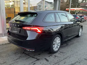 Škoda Octavia Combi 1.5 TSI mHEV 110 kW Selection *** ANHÄNGERKUPPLUNG & PANORAMADACH ***