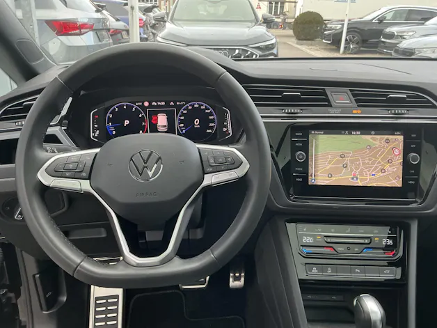 VW Touran 1.5 TSI DSG HIGHLINE R-LINE *** PANORAMAGLASDACH ***