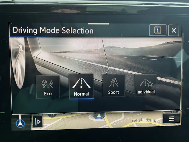 VW Touran 1.5 TSI DSG HIGHLINE R-LINE *** PANORAMAGLASDACH ***