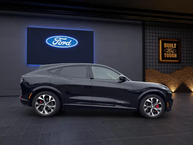 Ford Mustang Mach-E Extended Range 99 kWh 371 PS AWD 4x4 AUTOMAT