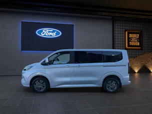 Ford Tourneo Custom Bus 320 L1 2.0 EcoBlue 136 PS Titanium AUTOMAT