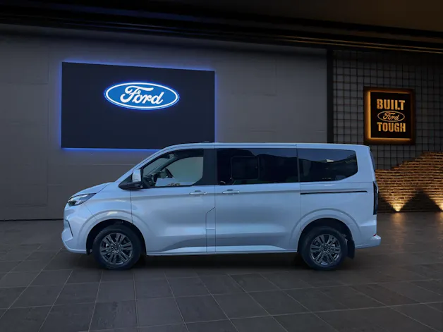 Ford Tourneo Custom Bus 320 L1 2.0 EcoBlue 136 PS Titanium AUTOMAT