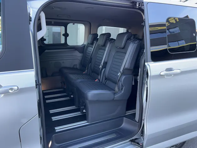 Ford Tourneo Custom Bus 320 L1 2.0 EcoBlue 136 PS Titanium AUTOMAT