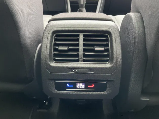 VW Touran 1.5 TSI DSG HIGHLINE R-LINE *** PANORAMAGLASDACH ***