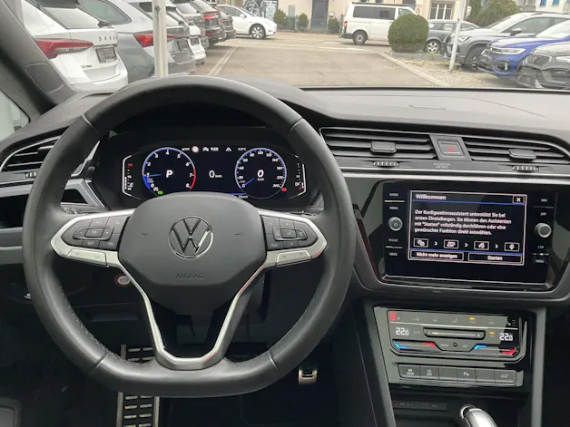 VW Touran 1.5 TSI DSG HIGHLINE R-LINE *** PANORAMAGLASDACH ***