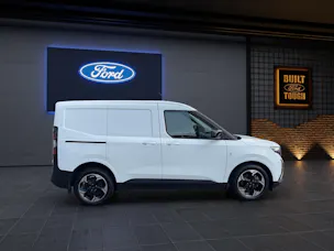 Ford E-Transit Courier Van 136 PS Limited
