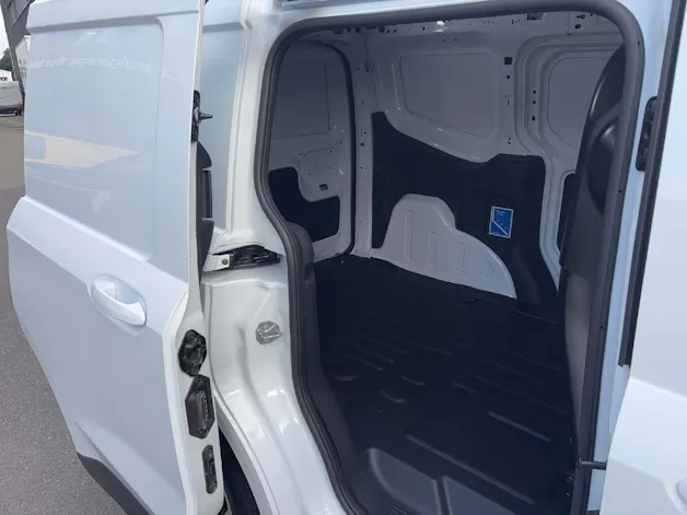 Ford E-Transit Courier Van 136 PS Limited